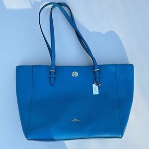 Coach Turnlock 	Tote